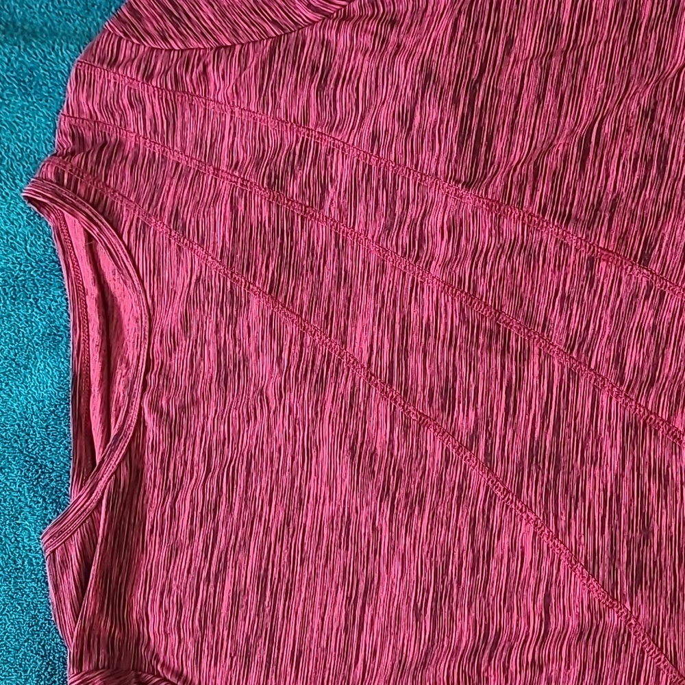 Fuchsia top - Picture 3 of 3